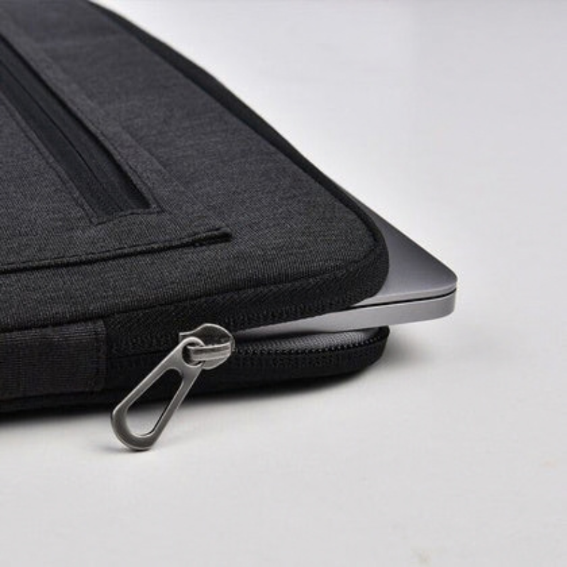 applecareuganda.com macbook pouches or sleeves price in uganda